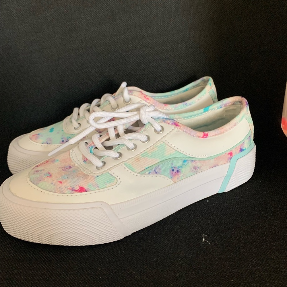 NWT SPERRY Pastel Tie-Dye Sneakers